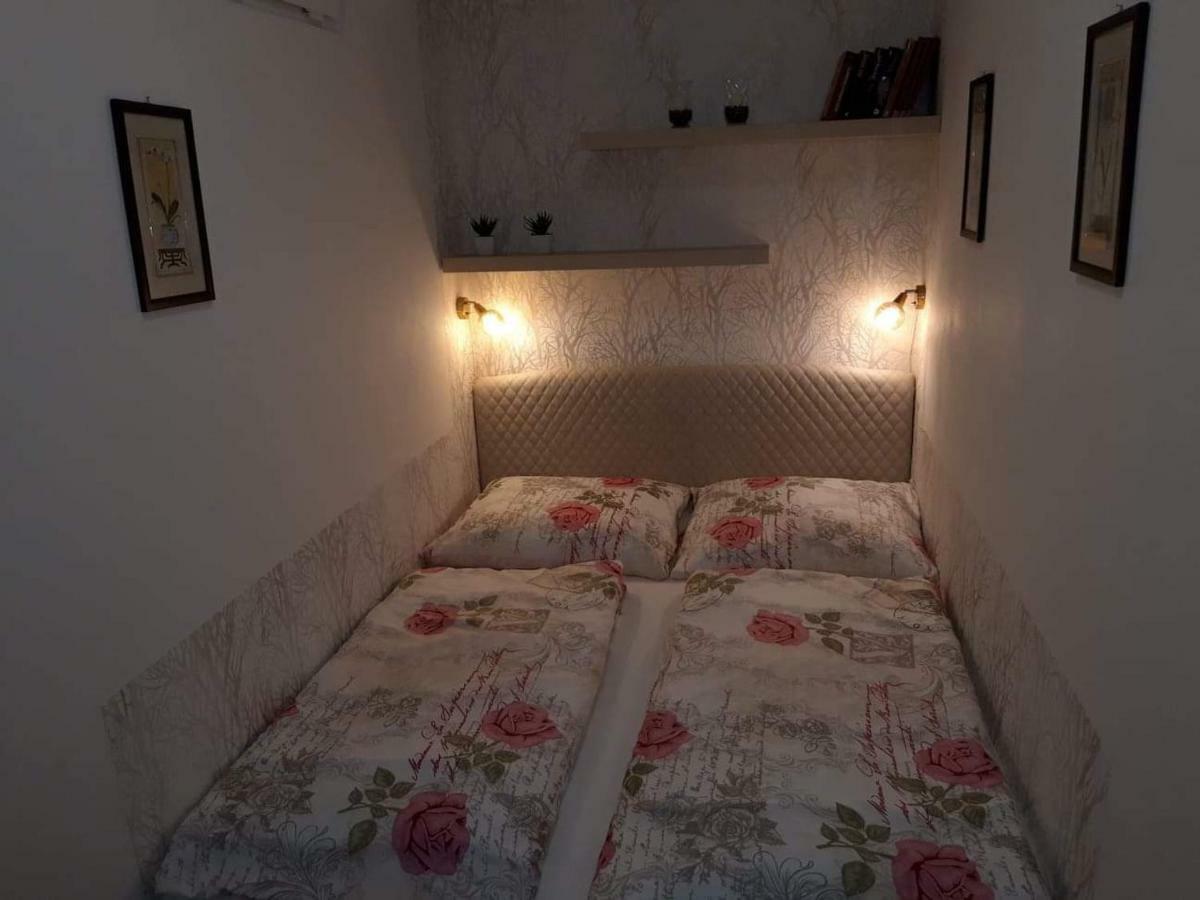 Apartman Pod Hradem Apartment Znojmo Bagian luar foto